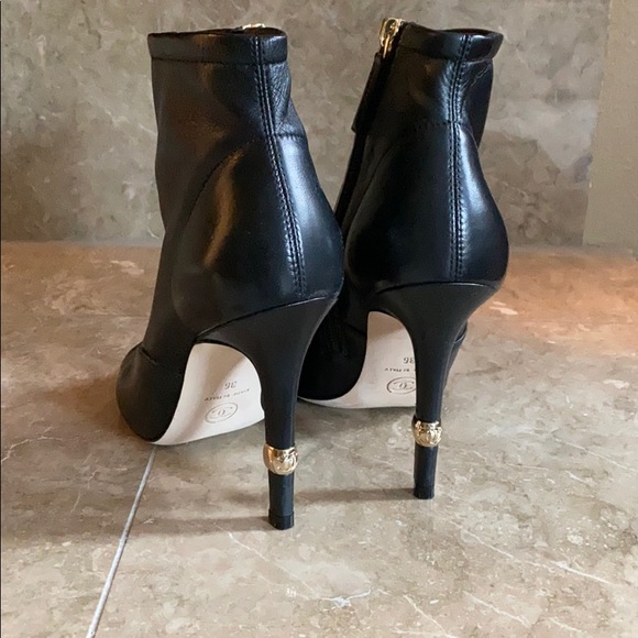 Authentic Chanel heels - Picture 3 of 7